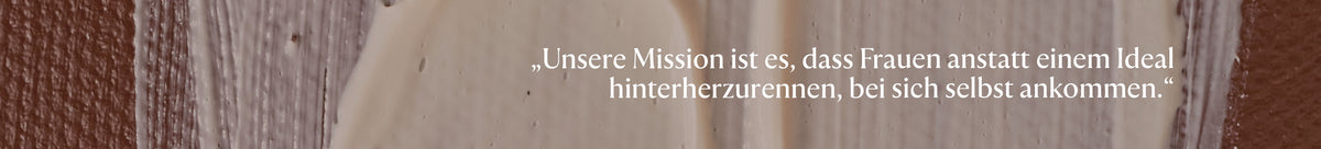 Ein Zitat auf einem strukturierten, braunen und beigen Hintergrund, das Selbstakzeptanz thematisiert.