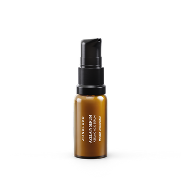 Braunglasflasche mit Pumpe, 10ml Azelain Serum von JUNGLÜCK, einfacher und eleganter Look.